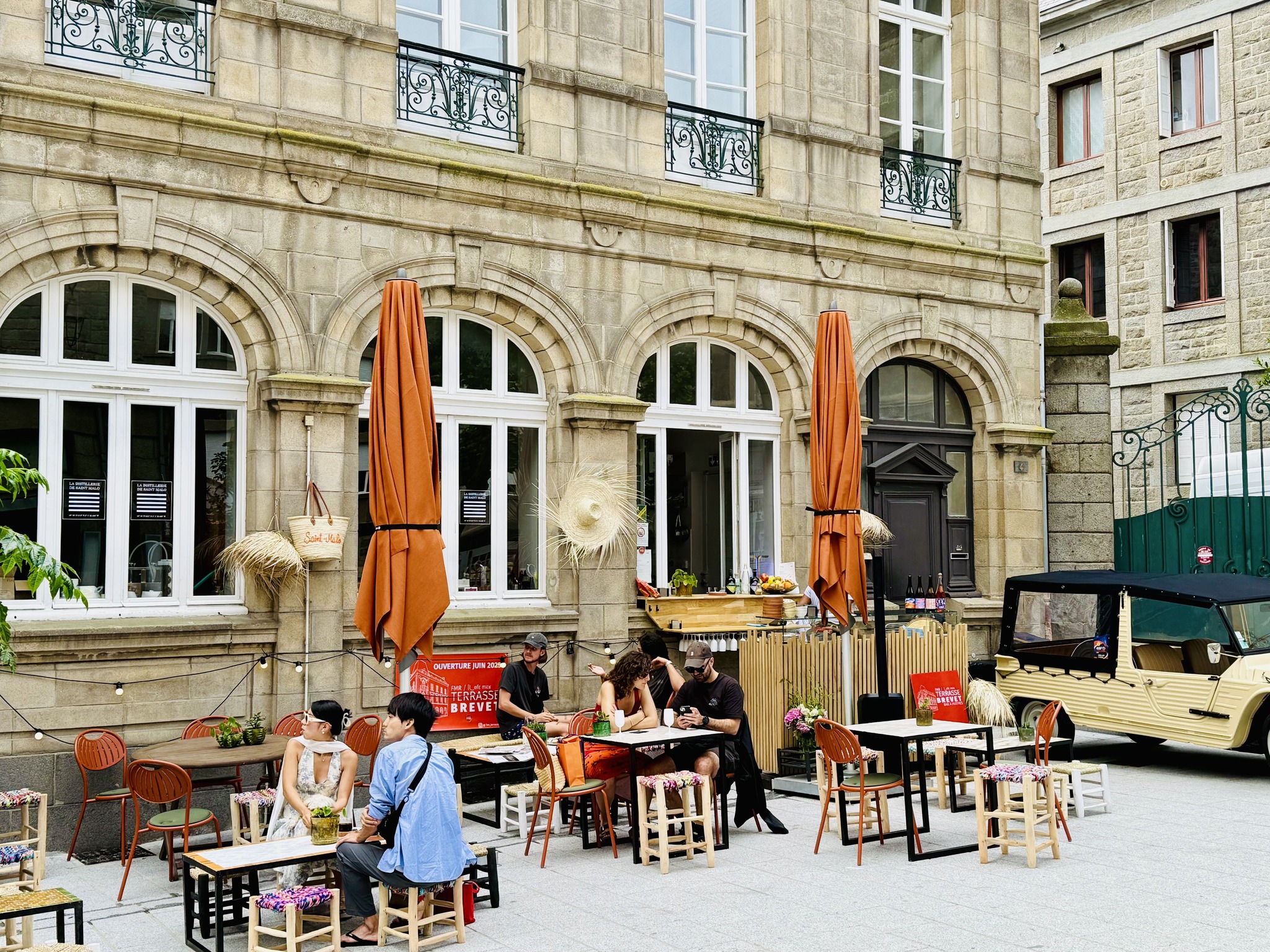 La terrasse FMR place Brevet à Saint-Malo